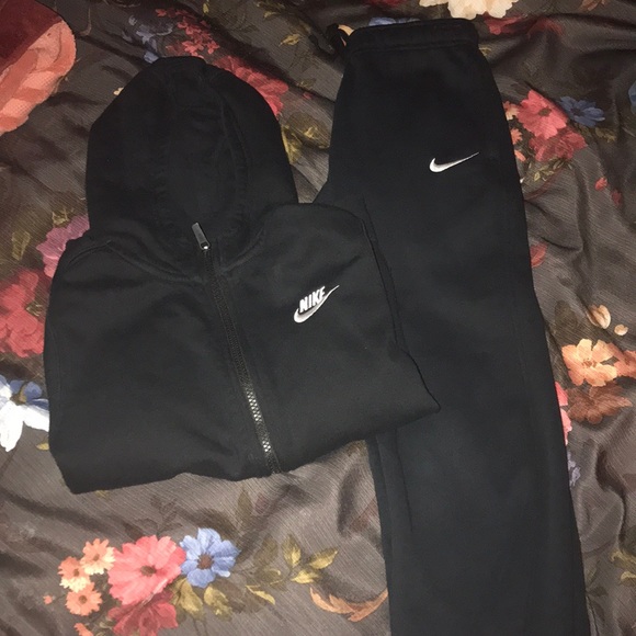nike jogger and jacket set